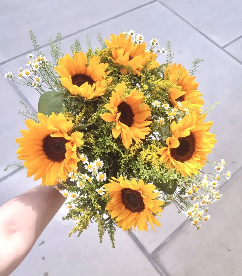 Le bouquet de saison Monsieur Fleur composé de Tournesols